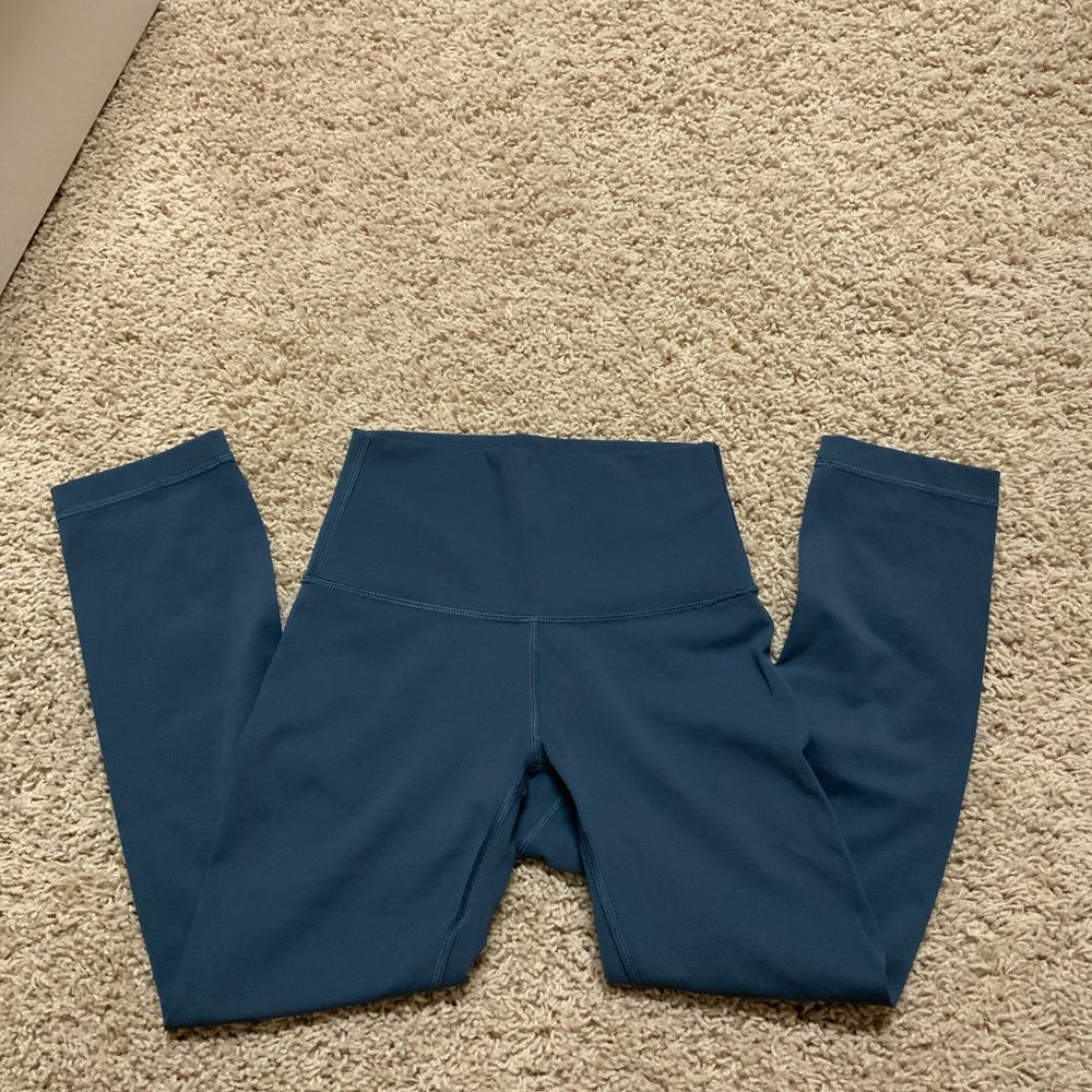 Cute lululemon crop leggings!